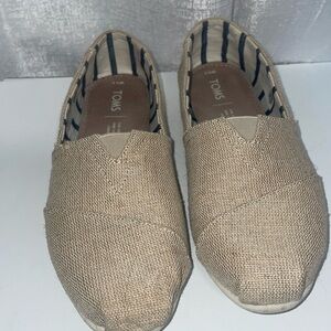 ⭐️Beige Toms Slip on Shoes